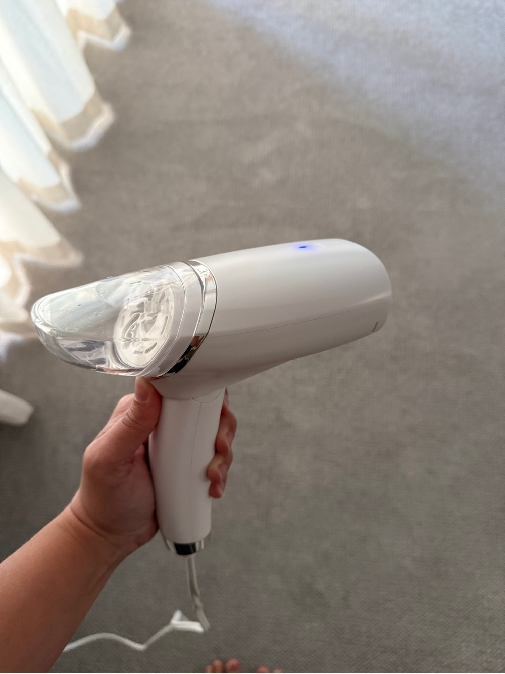Clothes steamer - Picture 3 of 3